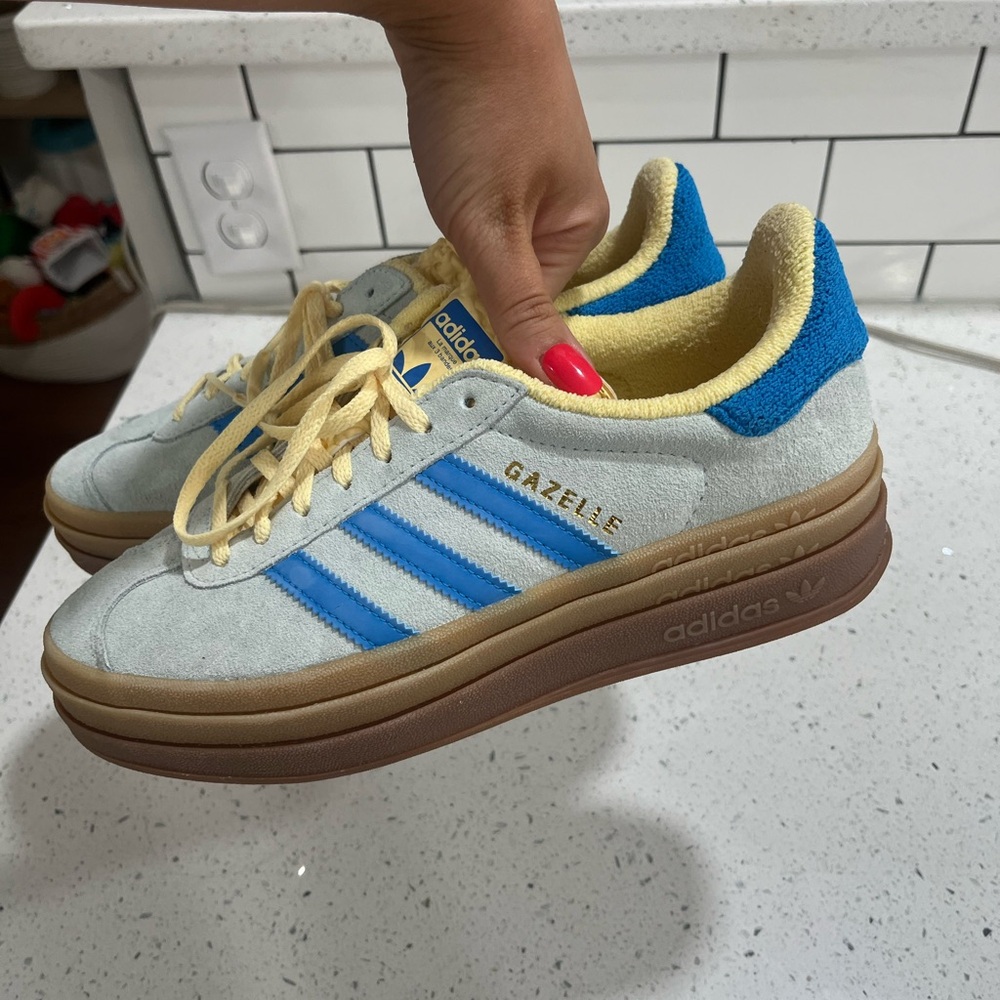 Wmns Gazelle Bold 'Almost Blue Yellow' – Size US 7.5 W